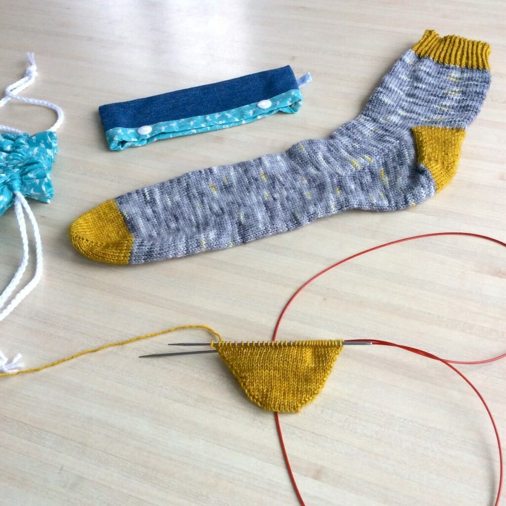 chaussettes tricotées à la main