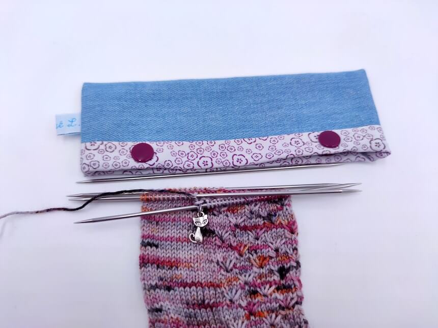Accessoires pratiques pour tricoter des chaussettes, étui et anneaux marqueurs