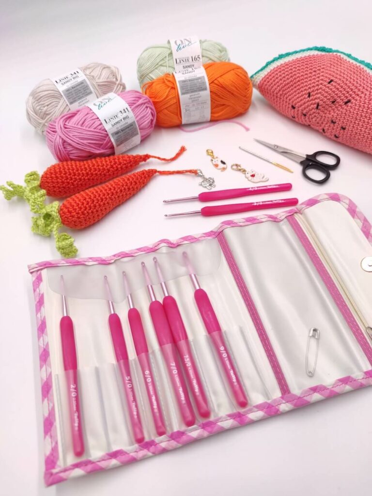 Quel matériel pour faire des amigurumis ? Mes crochets préférés et les laines que j'utilise.