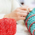 Quels cadeaux offrir à une passionnée de crochet ? Des idées : patrons, accessoires, sacs, laine et cours de crochet