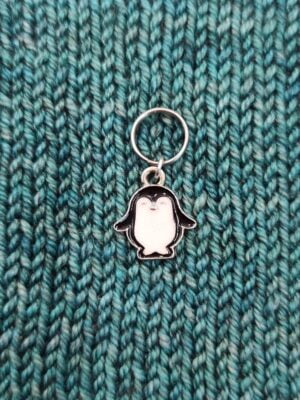 Tricotez en compagnie de ces anneaux marqueurs pingouins