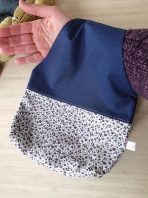 Sac pour tricoter en plaçant sa pelote