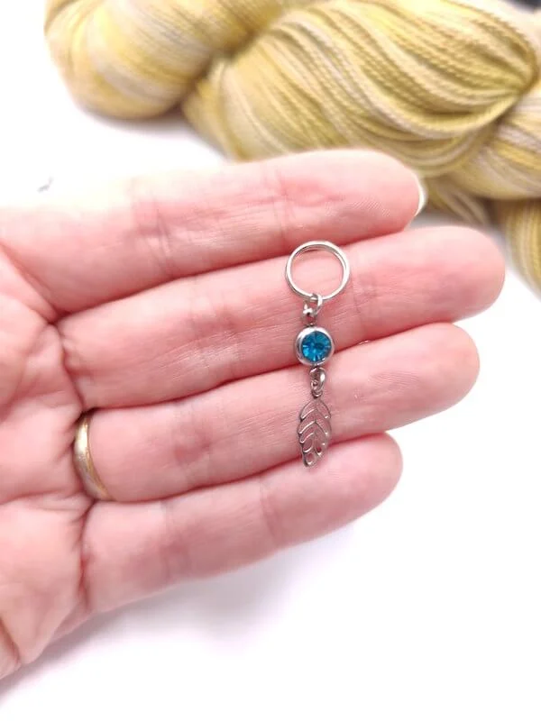 5 bijoux de tricot plume – Image 2
