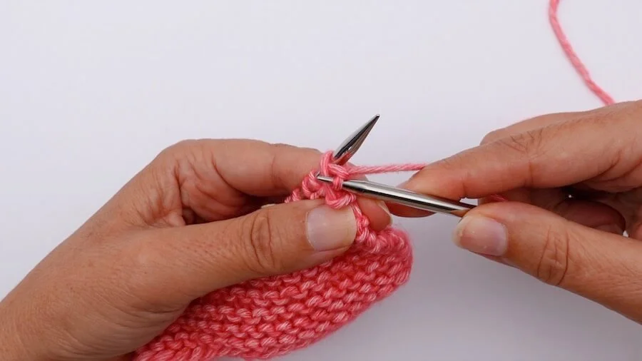 Tuto tricot : rabattre des mailles sur du point mousse, technique islandaise
