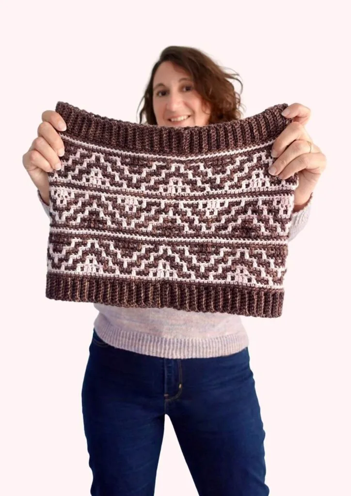 Pyramis - Patron pour crocheter ce col, avec la technique de la mosaïque