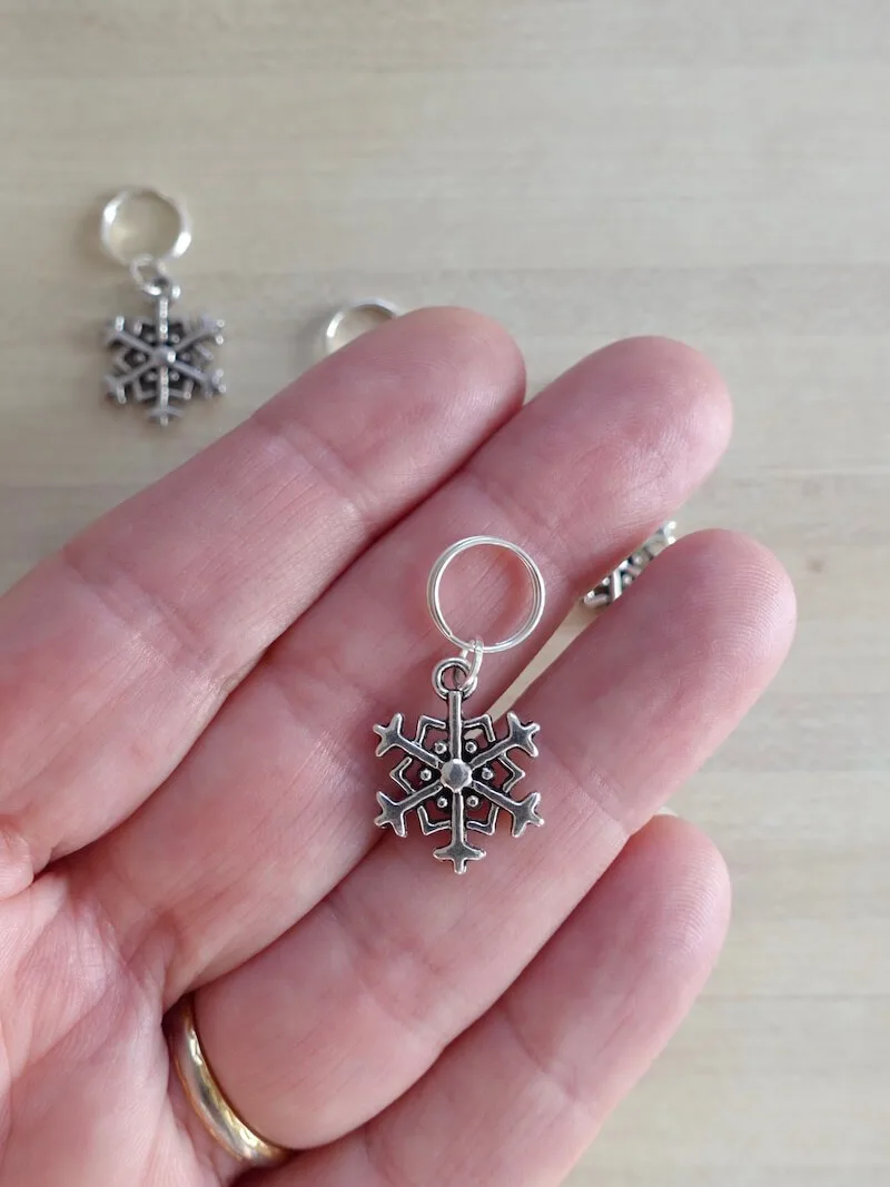 Anneaux marqueurs flocons pour tricoter à Noël