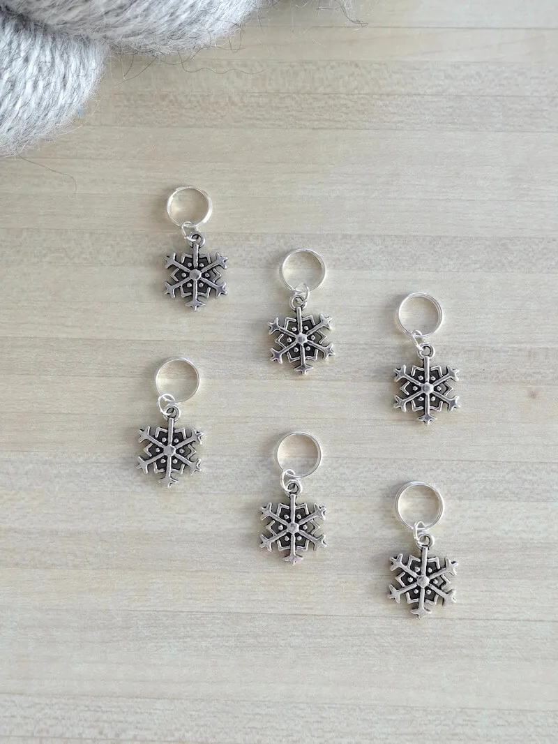 Anneaux marqueurs flocons pour tricoter à Noël
