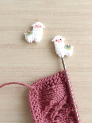 Protégez vos pointes d'aiguilles à tricoter avec ces jolis embouts en forme de lamas