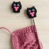 Protégez vos pointes d'aiguilles à tricoter avec ces jolis embouts en forme de chats