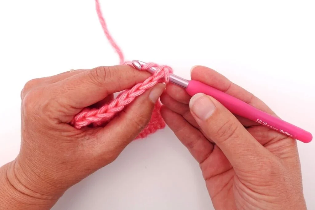 Tutoriel crochet pour faire une jolie bordure au crochet quand on fait des rangs de brides