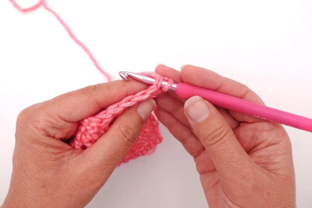 Tutoriel crochet pour faire une jolie bordure au crochet quand on fait des rangs de brides