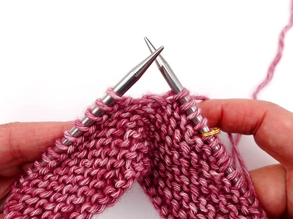 Comment tricoter la maille double, avec deux brins, quand on fait un german short row