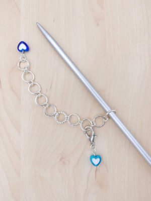 Le compte-rangs est un accessoire pratique pour le tricot, parfait pour les répétitions comme les augmentations ou les diminutions tous les x rangs