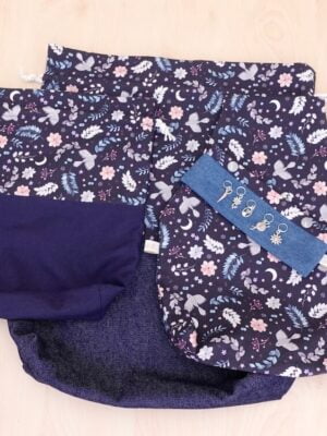 Ensemble tricot, bonne idée de cadeau pour une tricoteuse, avec sac à projets, sac nomade, marqueurs de maille et étui pour aiguilles à tricoter double-pointes