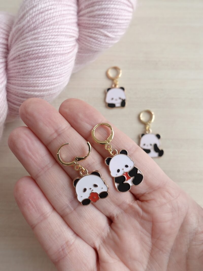Marqueurs de mailles avec des pandas amovibles avec dormeuses à utiliser aussi comme anneaux pour vos tricots