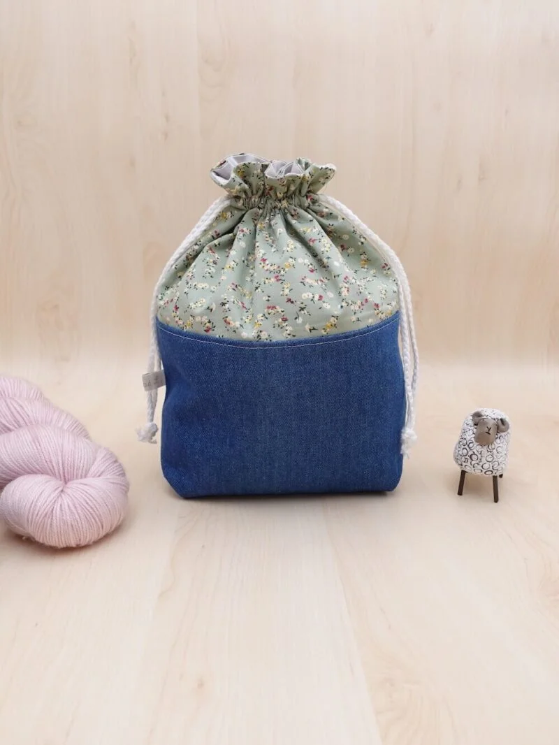 Pochon pour vos ouvrages de tricot en laine