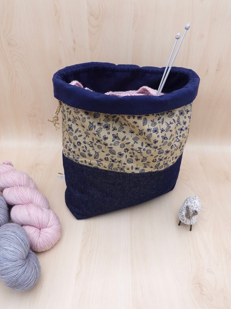 Sac à projets pour vos encours crochet et tricot pour emporter laine et aiguilles à tricoter