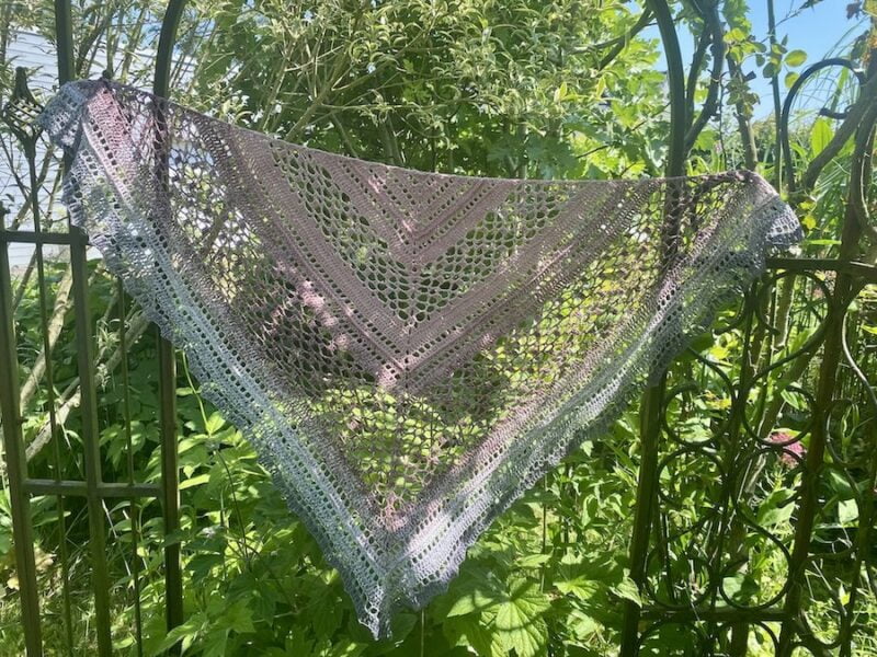 Un autre châle avec de la dentelle au crochet réalisé par Fred