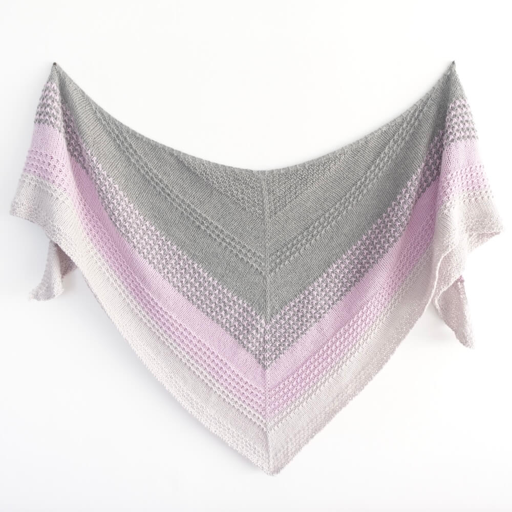 Châle Lila, un modèle à tricoter en laine DK et 3 couleurs